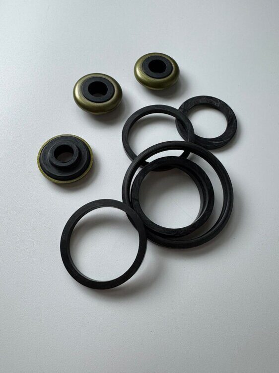 Ремкомплект двигателя (комплект прокладок) Toyota 4Y (7-8 cер.) ПРОКЛАДКА ГБЦ МЕТАЛЛ